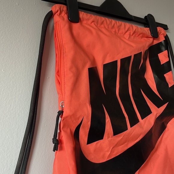 NIKE - BACKPACK - Picture 2 of 3